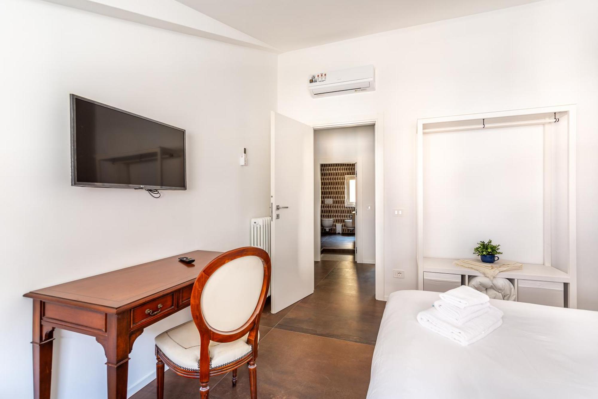 Iflat Bright Brand New 2-bedroom In Monti Apartment